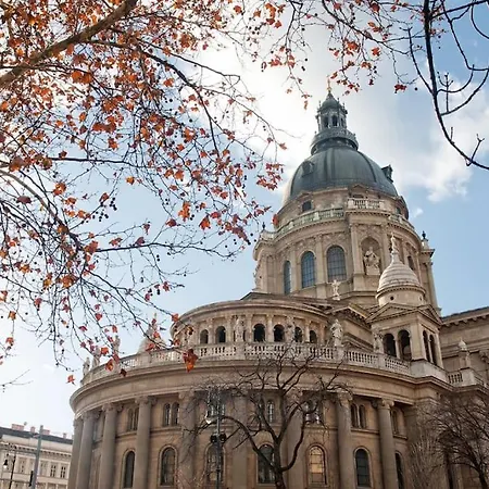 Liszt With Balcony And Garage Available -symphony 1 Budapesta