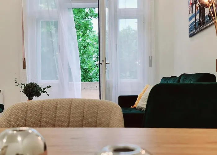 Liszt With Balcony And Garage Available -symphony 1 * Budapest