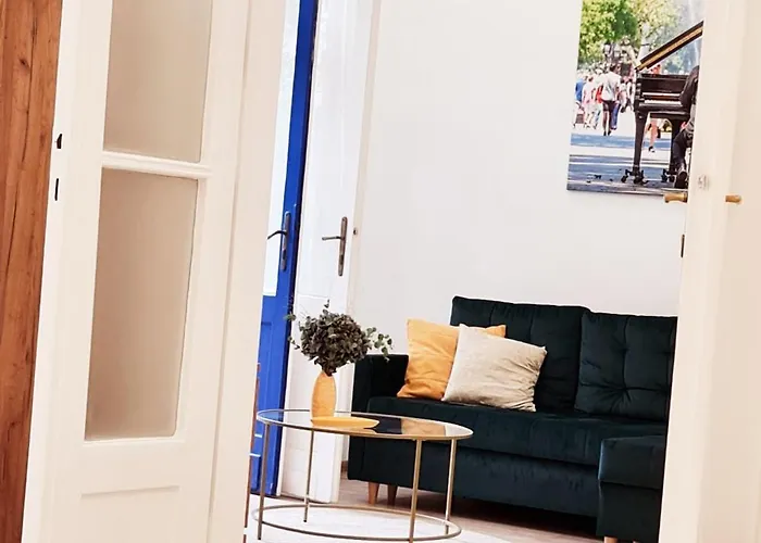 Liszt With Balcony And Garage Available -symphony 1