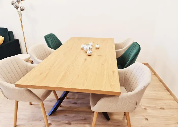 Liszt With Balcony And Garage Available -symphony 1 Apartment *