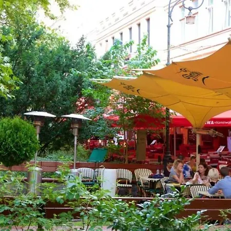 Liszt With Balcony And Garage Available -symphony 1 * Budapešť