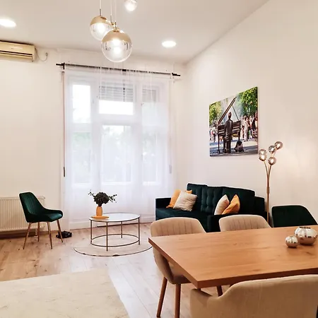 Liszt With Balcony And Garage Available -symphony 1 *