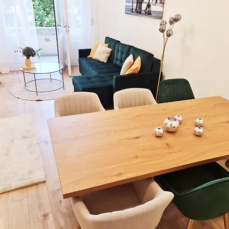 Appartamento Liszt With Balcony And Garage Available -symphony 1