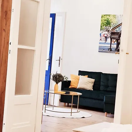 Liszt With Balcony And Garage Available -symphony 1